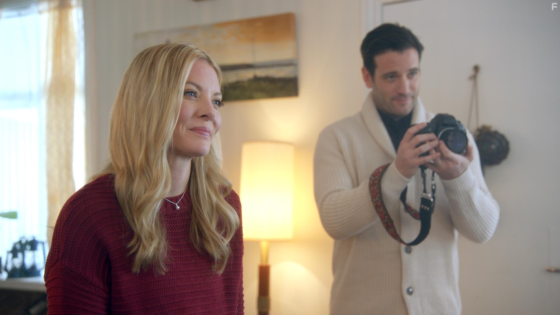 Kaitlin Doubleday and Colin Donnell in Love on Iceland (2020)