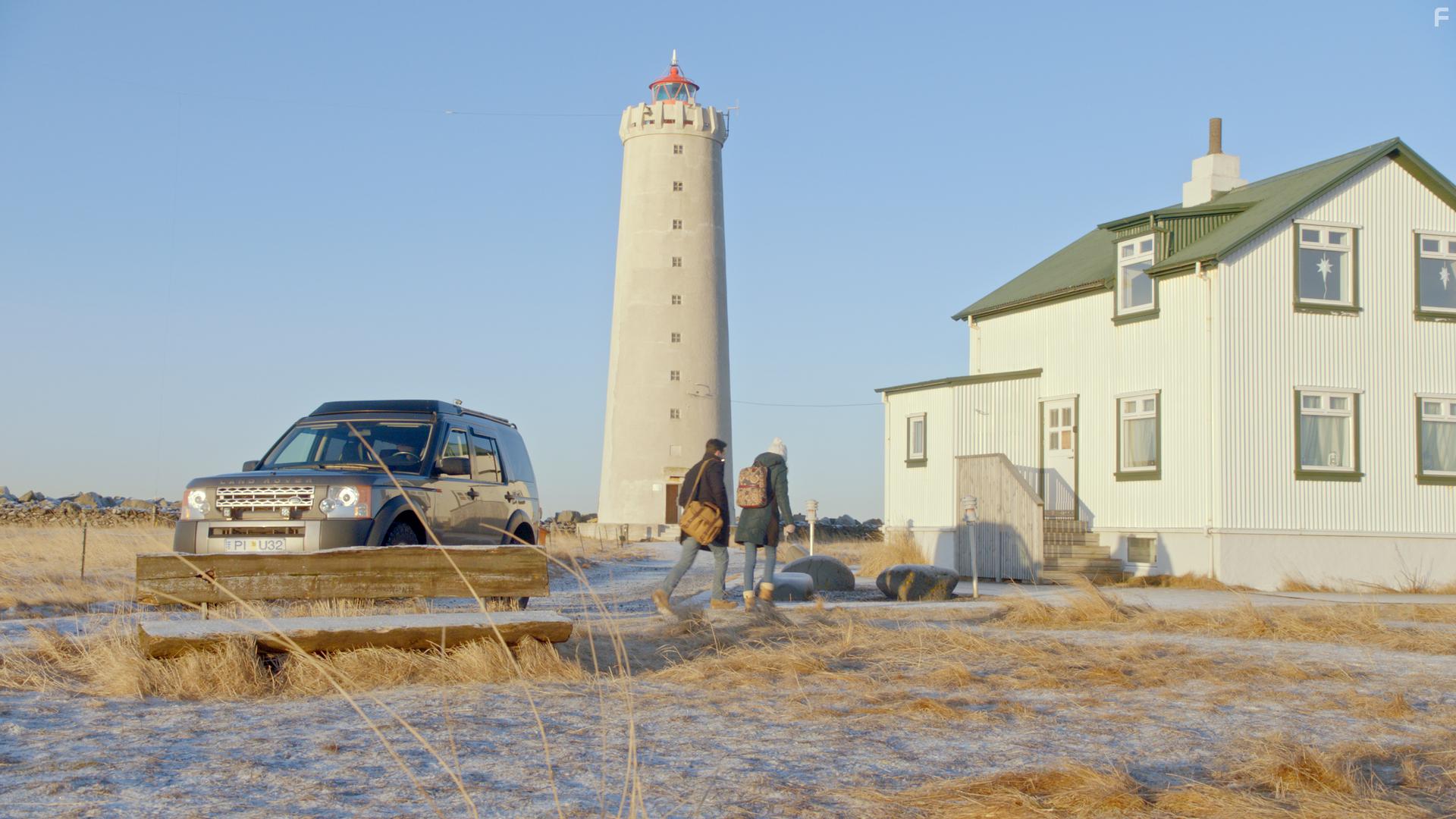 Kaitlin Doubleday and Colin Donnell in Love on Iceland (2020)