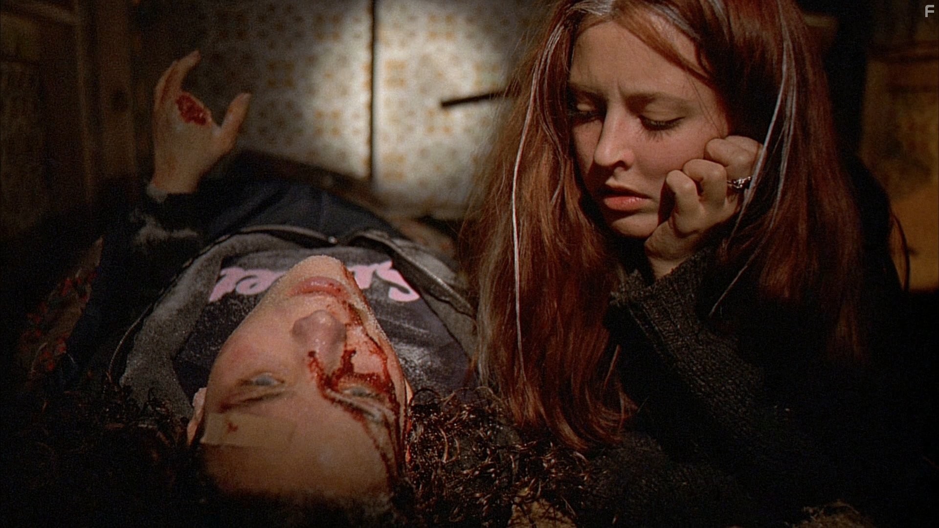 Katharine Isabelle in Оборотень (2000)