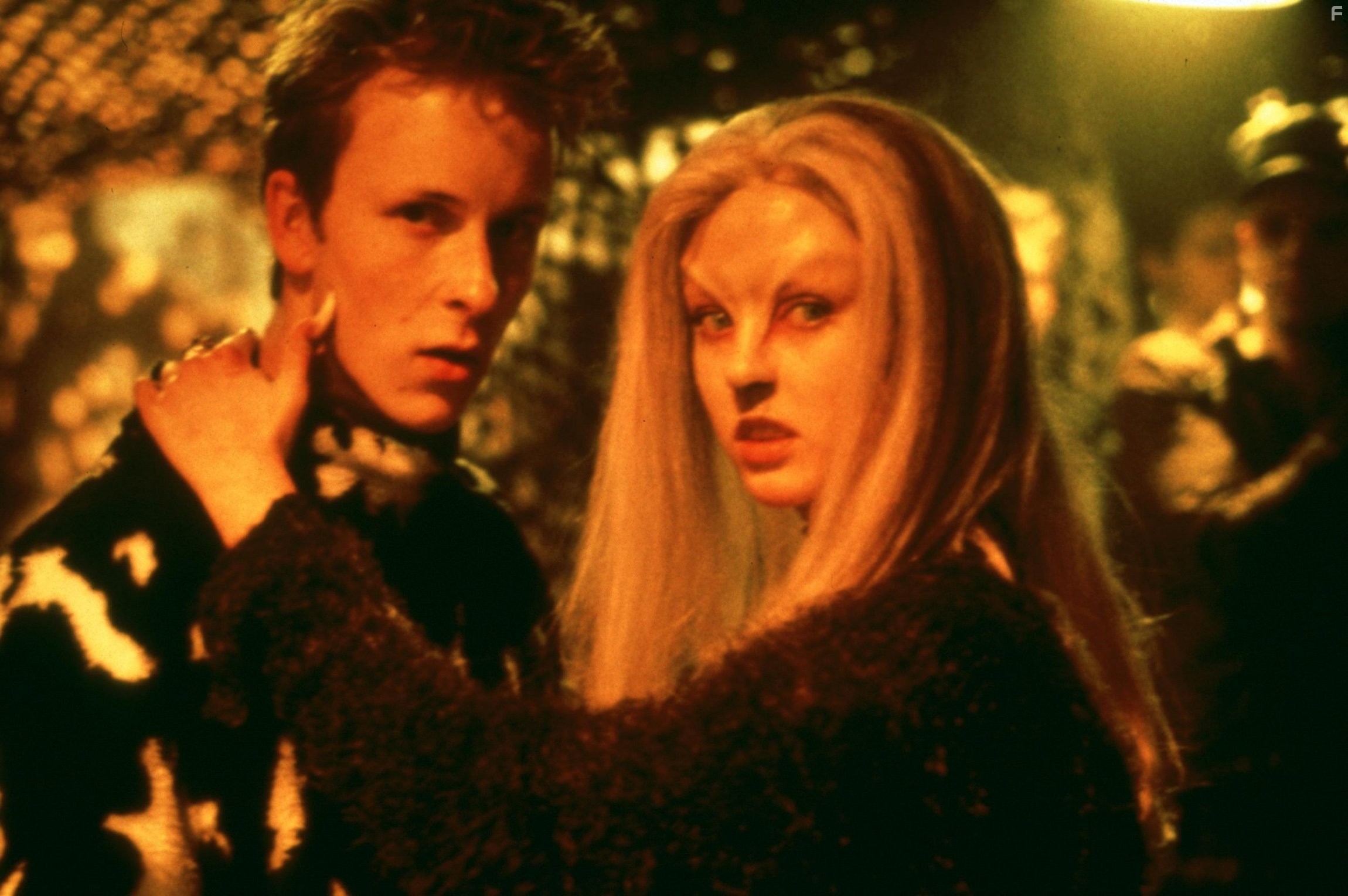 Katharine Isabelle in Оборотень (2000)