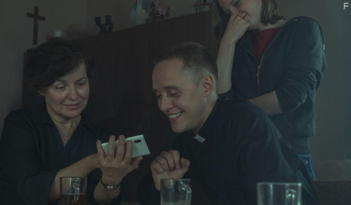 Aleksandra Konieczna, Bartosz Bielenia, and Eliza Rycembel in Boze Cialo (2019)