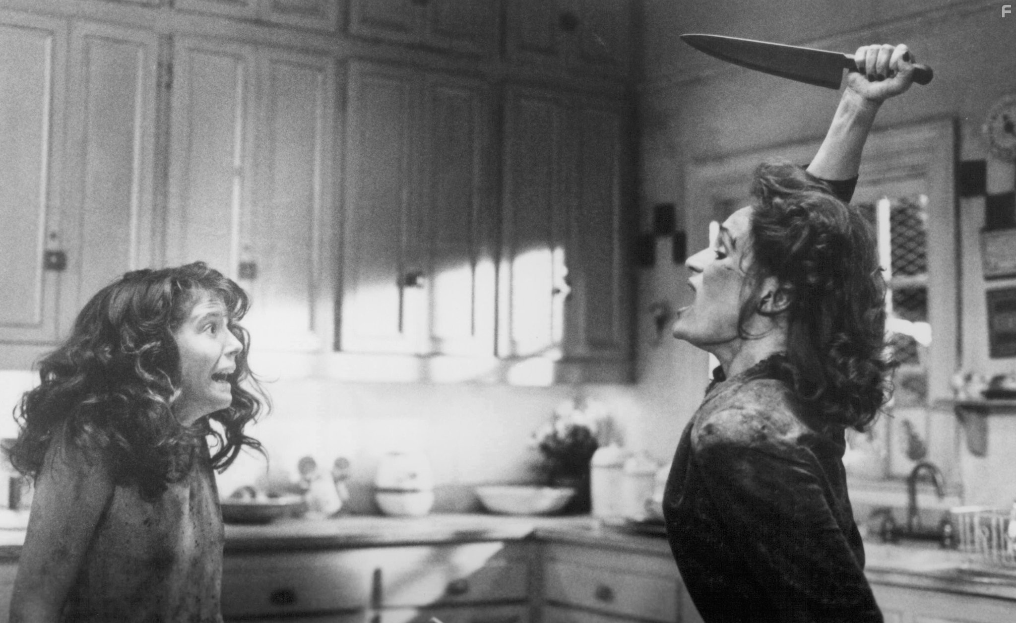 A.J. Langer and Wendy Robie in Люди под лестницей (1991)