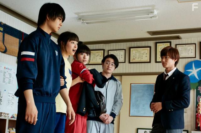 Shhei Nomura, Suzu Hirose, and Mio Yki in Chihayafuru: Musubi (2018)