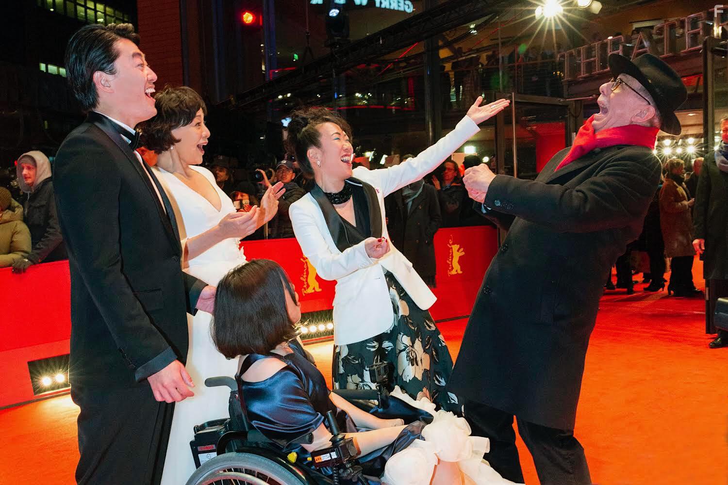 Dieter Kosslick, Mei Kayama, Hikari, Shunsuke Dait, and Misuzu Kanno in 37 sekanzu (2019)