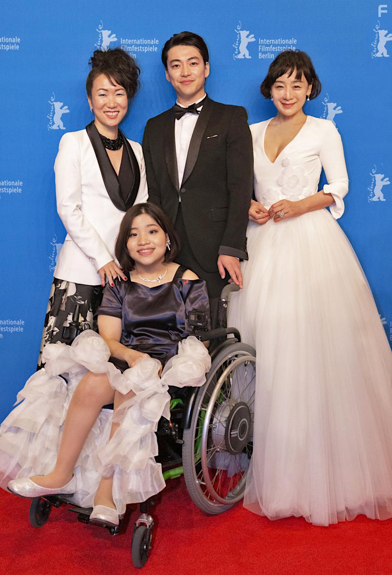 Mei Kayama, Hikari, Shunsuke Dait, and Misuzu Kanno at an event for 37 sekanzu (2019)
