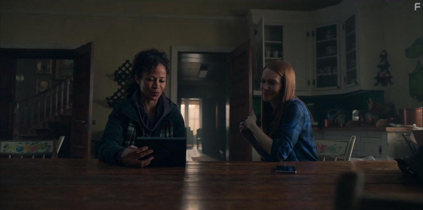 Sherri Saum and Darby Stanchfield in Locke & Key (2020)
