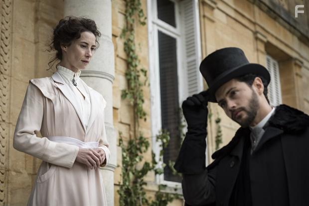 Dane Hurst and Sarah Reynolds in The Beast in the Jungle (2019)