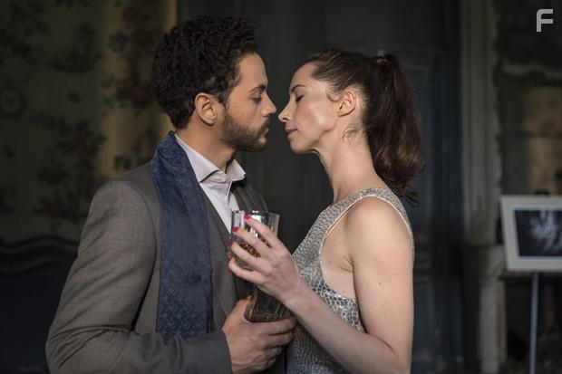 Dane Hurst and Sarah Reynolds in The Beast in the Jungle (2019)