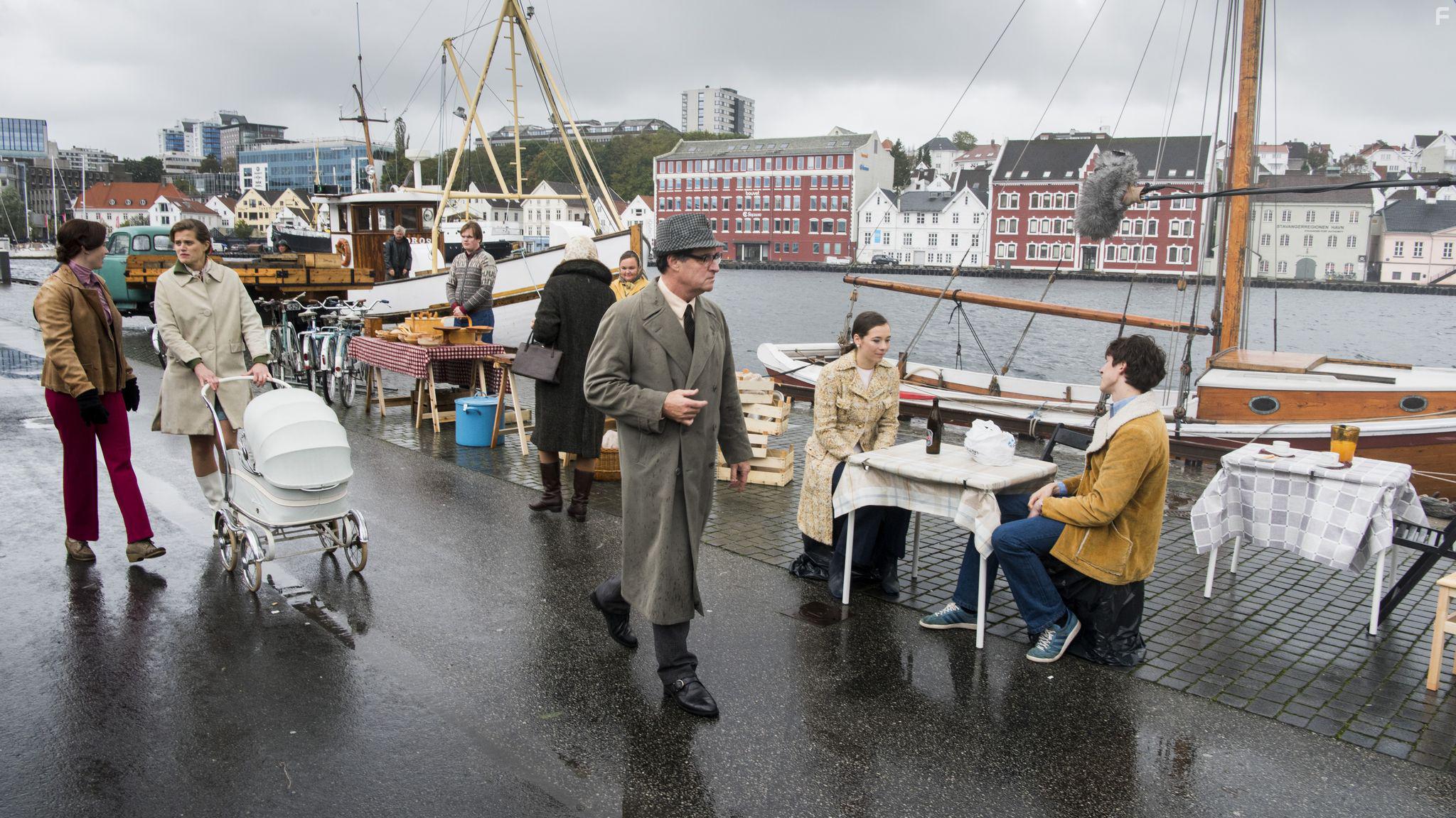 Anne Regine Ellingster and Amund Harboe in Lykkeland (2018)
