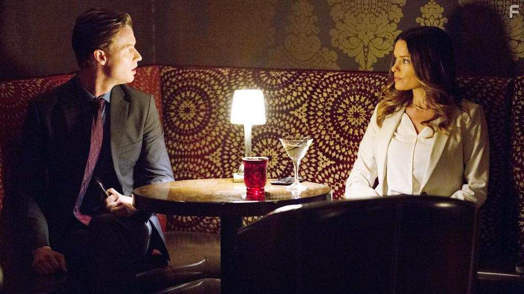 Gina Holden and Matt Bellefleur in Chronique des rendez-vous dsastreux (2017)