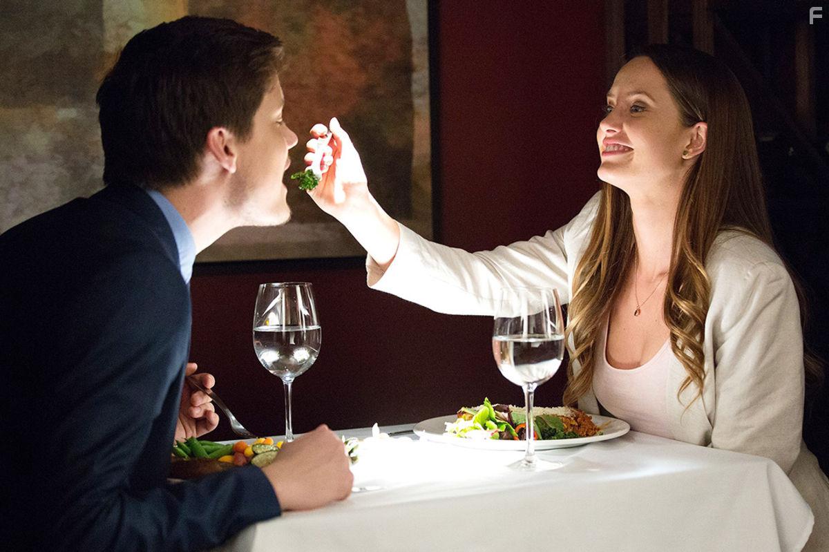 Merritt Patterson and Justin Kelly in Chronique des rendez-vous dsastreux (2017)