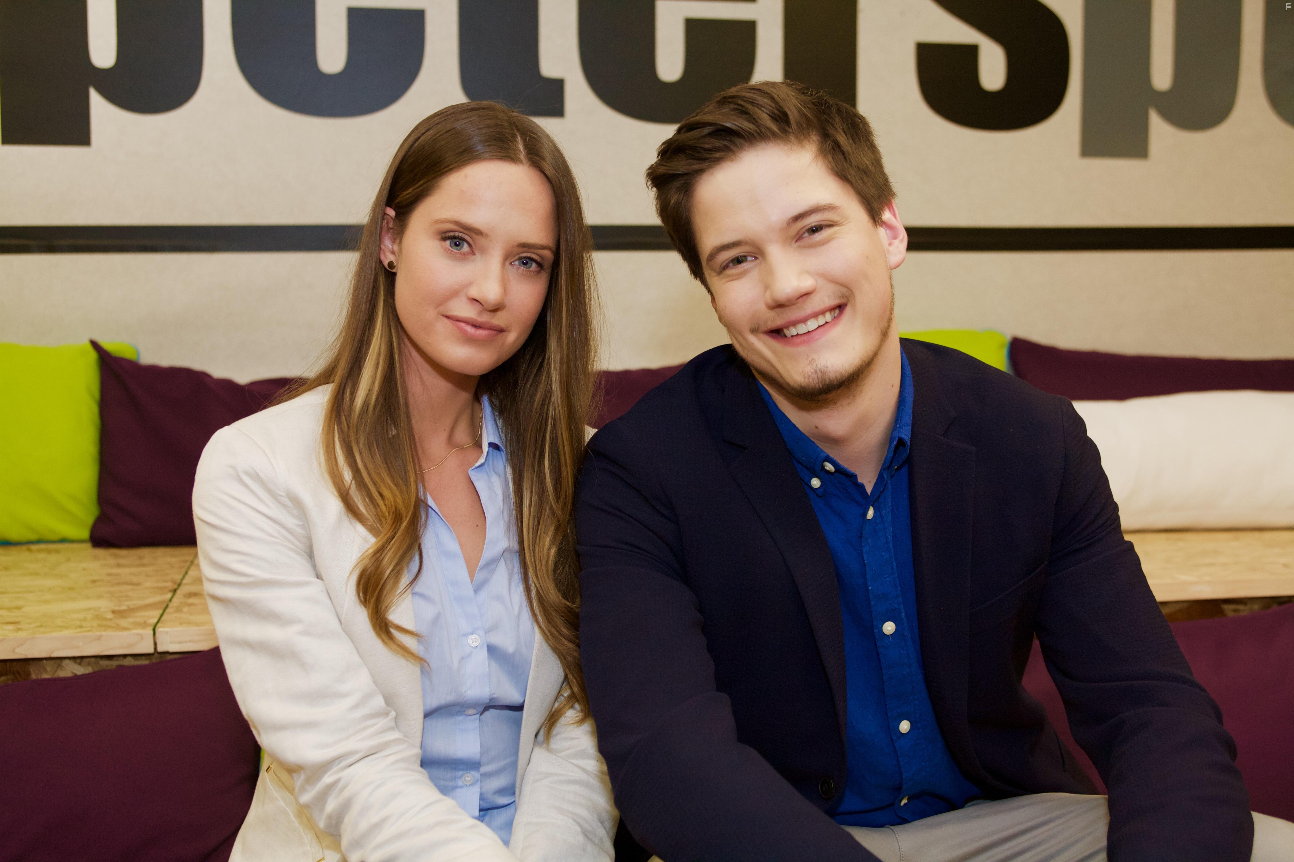 Merritt Patterson and Justin Kelly in Chronique des rendez-vous dsastreux (2017)