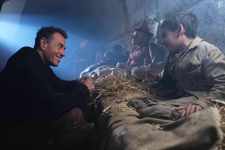 Matteo Garrone and Federico Ielapi in Pinocchio (2019)