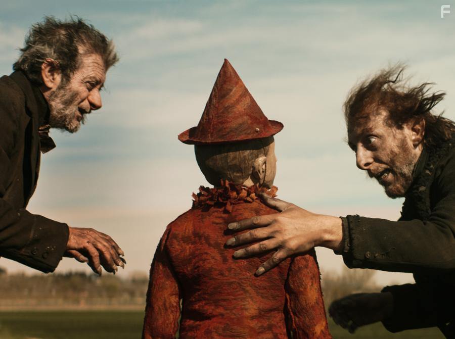 Massimo Ceccherini, Rocco Papaleo, and Federico Ielapi in Pinocchio (2019)