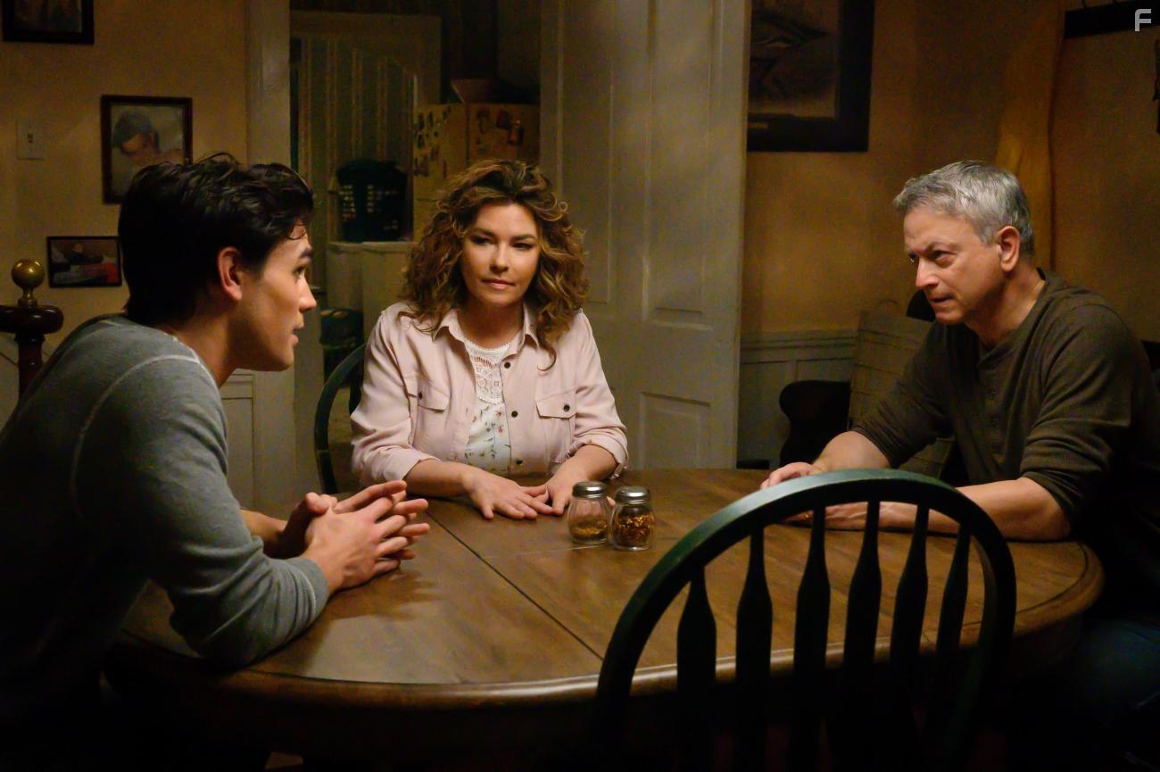 Gary Sinise, Shania Twain, and K.J. Apa in I Still Believe (2020)