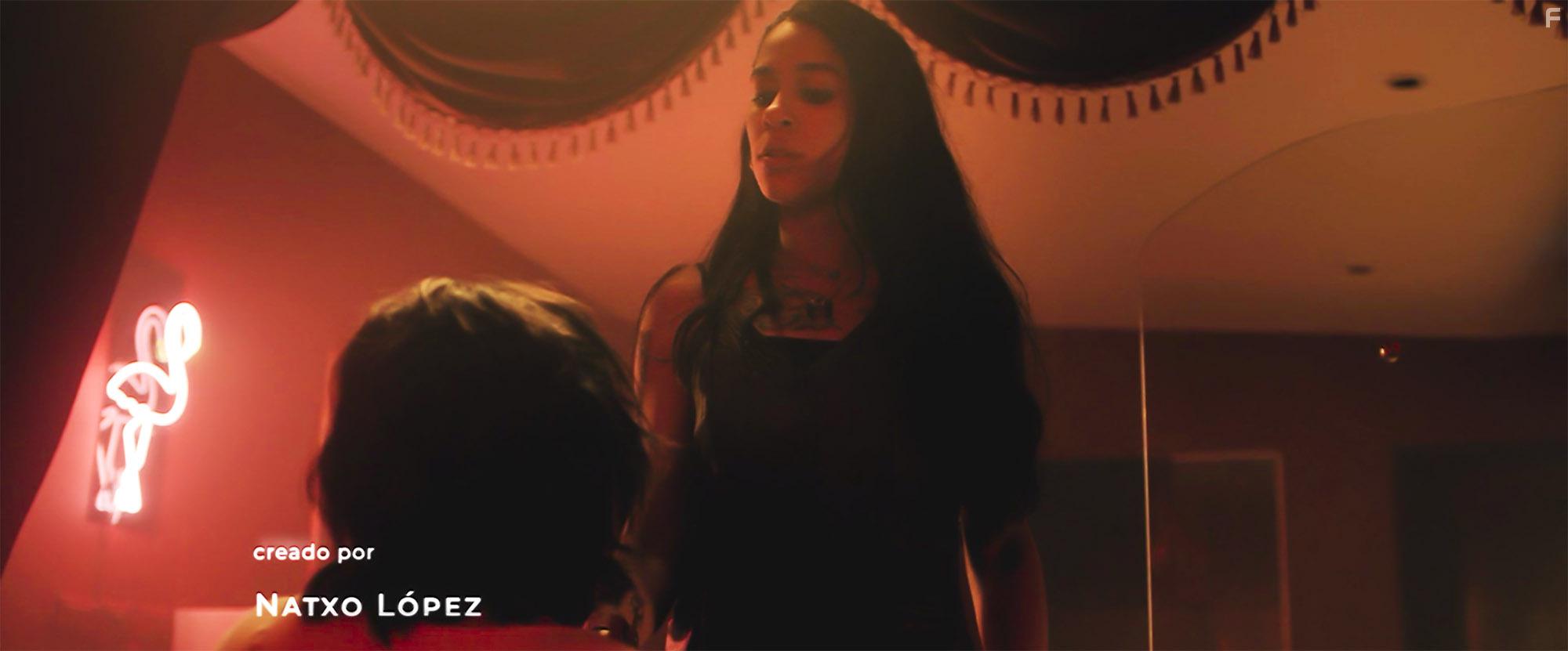 Maria Barreto and Carolina Lapausa in Perdida (2020)