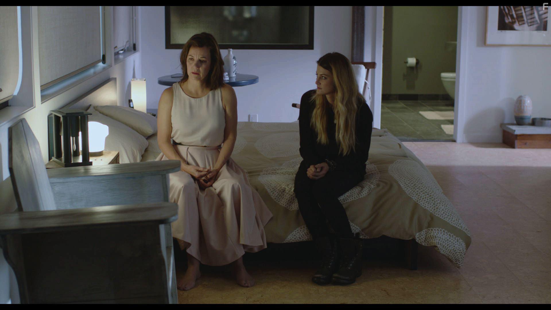 Margaret Colin and Cece King in The Broken Ones (2017)