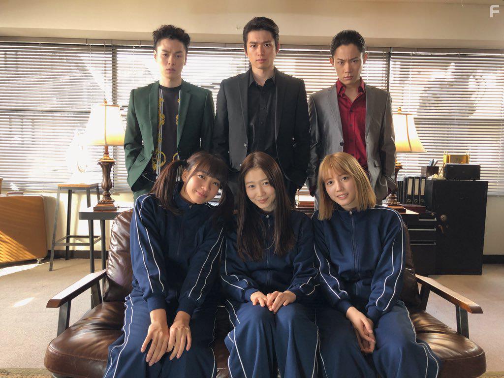 Jin Shirasu, Reiya Masaki, Ruka Matsuda, Natsumi Okamoto, Akane Sakanoue, and Masato Hanazawa in Back Street Girls: Gokudoruzu (2019)