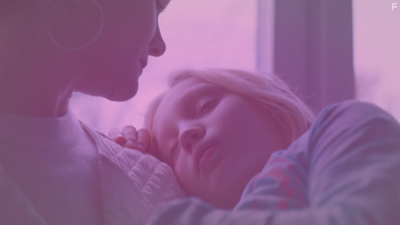 Lisa Hagmeister and Helena Zengel in Systemsprenger (2019)