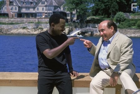 Danny DeVito and Martin Lawrence in Чтo могло быть хуже? (2001)