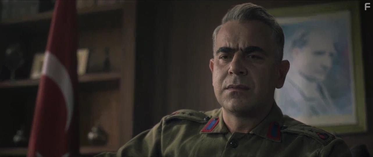 Yurdaer Okur in Miracle in cell NO.7 (2019)