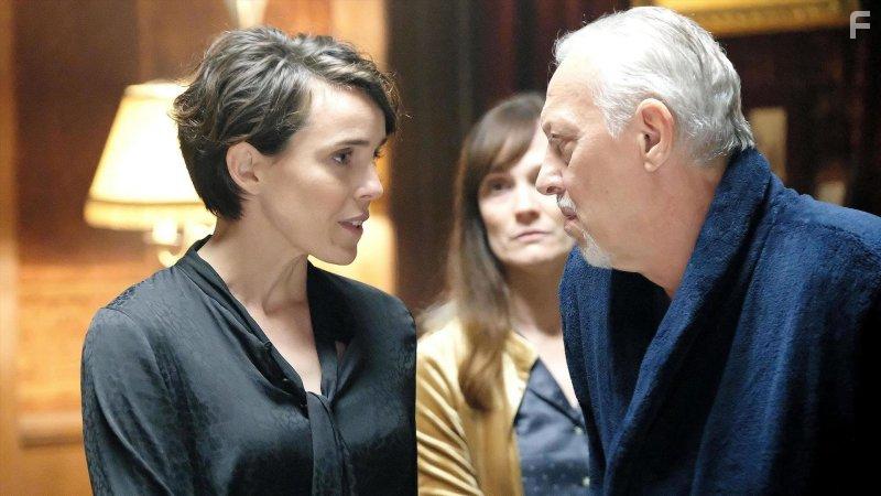 Tom Novembre, Anne-Pascale Clairembourg, and Carole Weyers in Double je (2019)