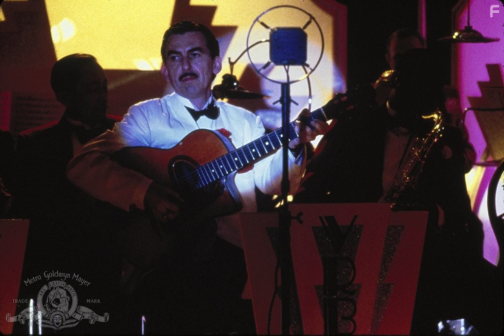 George Harrison in Шанхайский сюрприз (1986)