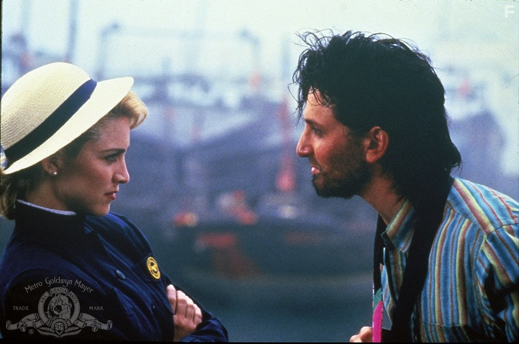 Madonna and Sean Penn in Шанхайский сюрприз (1986)