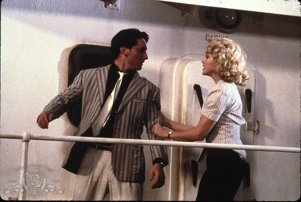 Madonna and Sean Penn in Шанхайский сюрприз (1986)