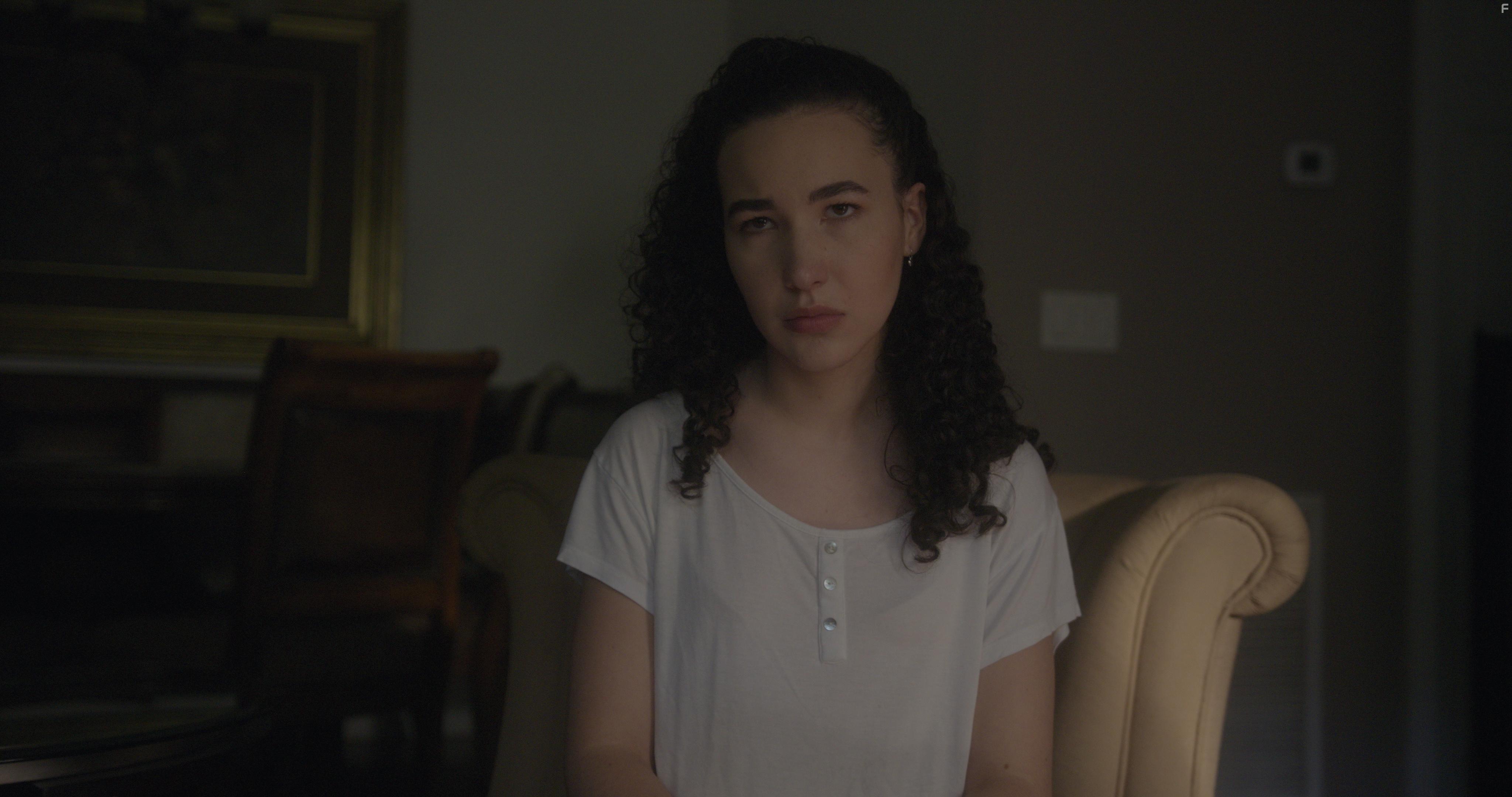 Anna Hopson in Three Bedrooms (2021)