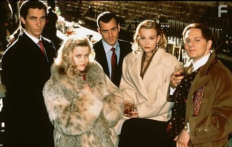 Christian Bale, Samantha Mathis, Reese Witherspoon, Matt Ross, and Justin Theroux in Американский психопат (2000)