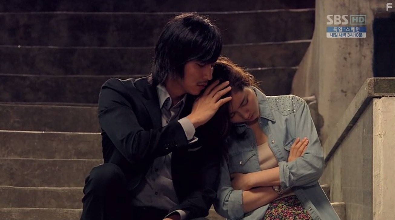 Ga-in Han and Nam-gil Kim in Nabbeun Namja (2010)