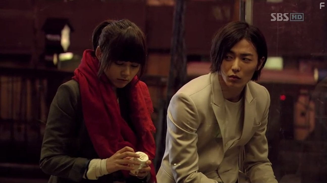 Ga-in Han and Jae-wook Kim in Nabbeun Namja (2010)