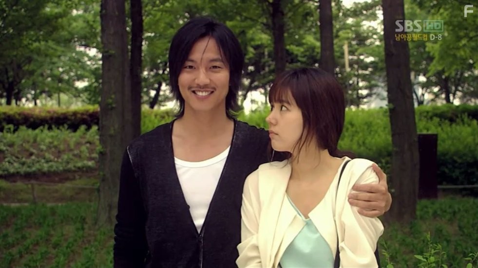 Ga-in Han and Nam-gil Kim in Nabbeun Namja (2010)