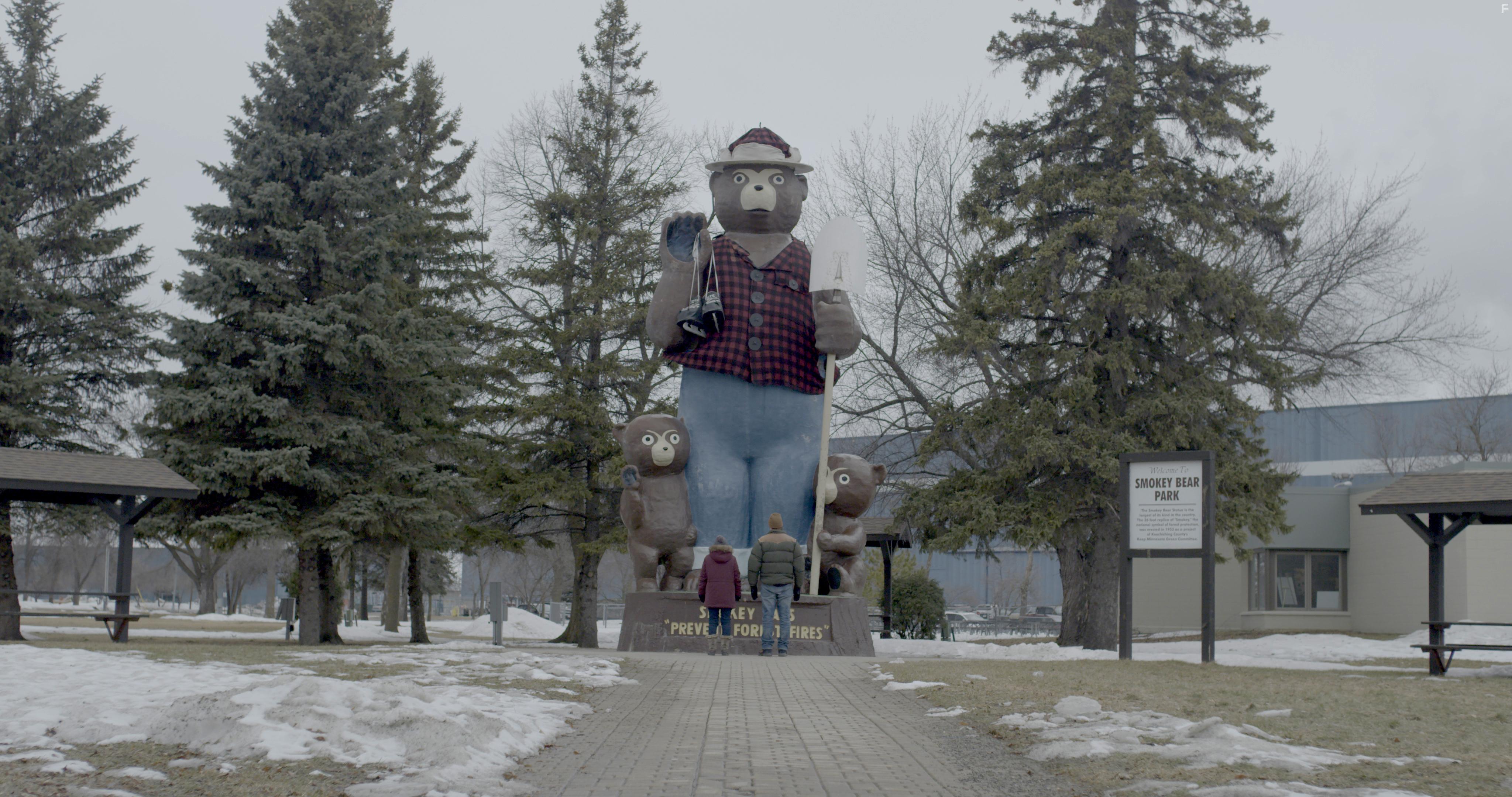 Rachael Harris and Rob Huebel in International Falls (2019)
