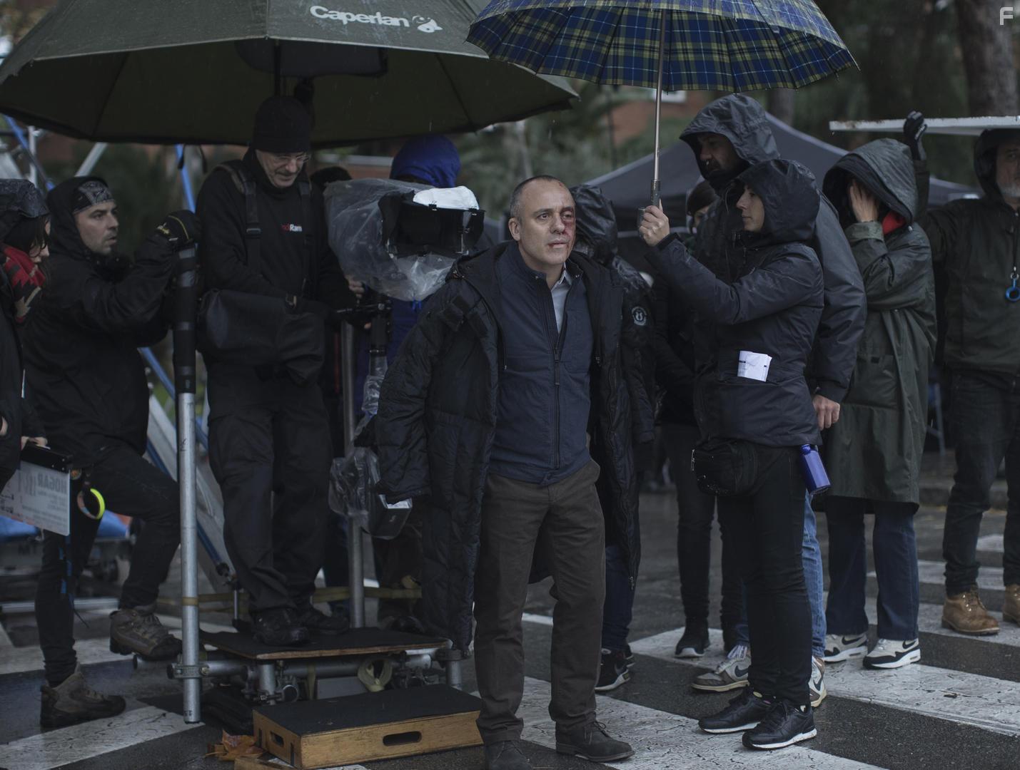 Javier Gutirrez in Hogar (2020)