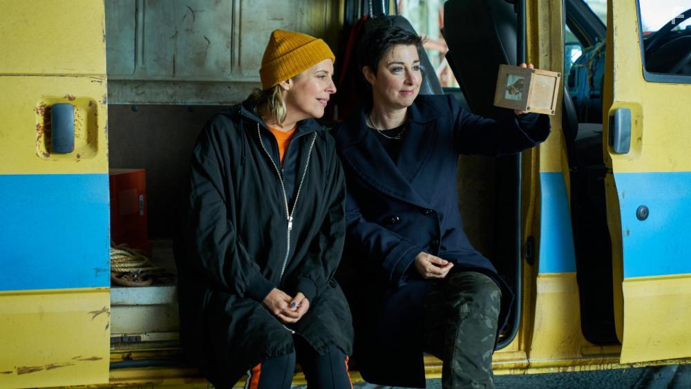 Mel Giedroyc and Sue Perkins in Hitmen (2020)