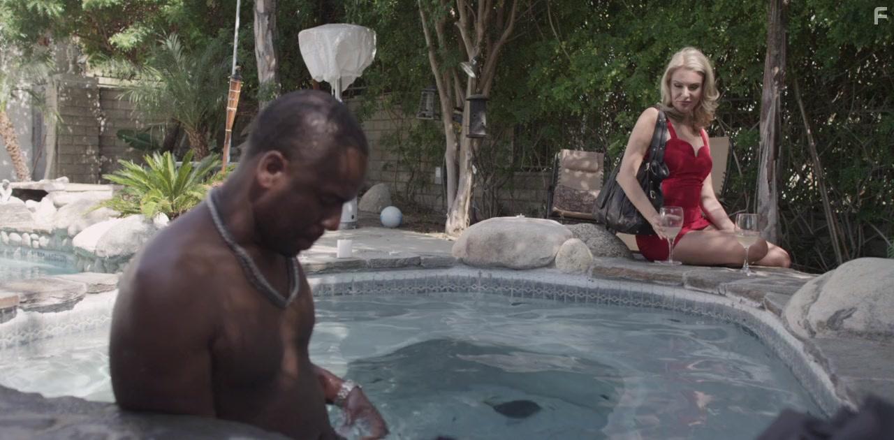 Trae Ireland and Jackie Moore in The Condo (2015)