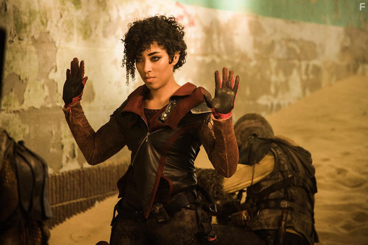 Vagrant Queen (2020)