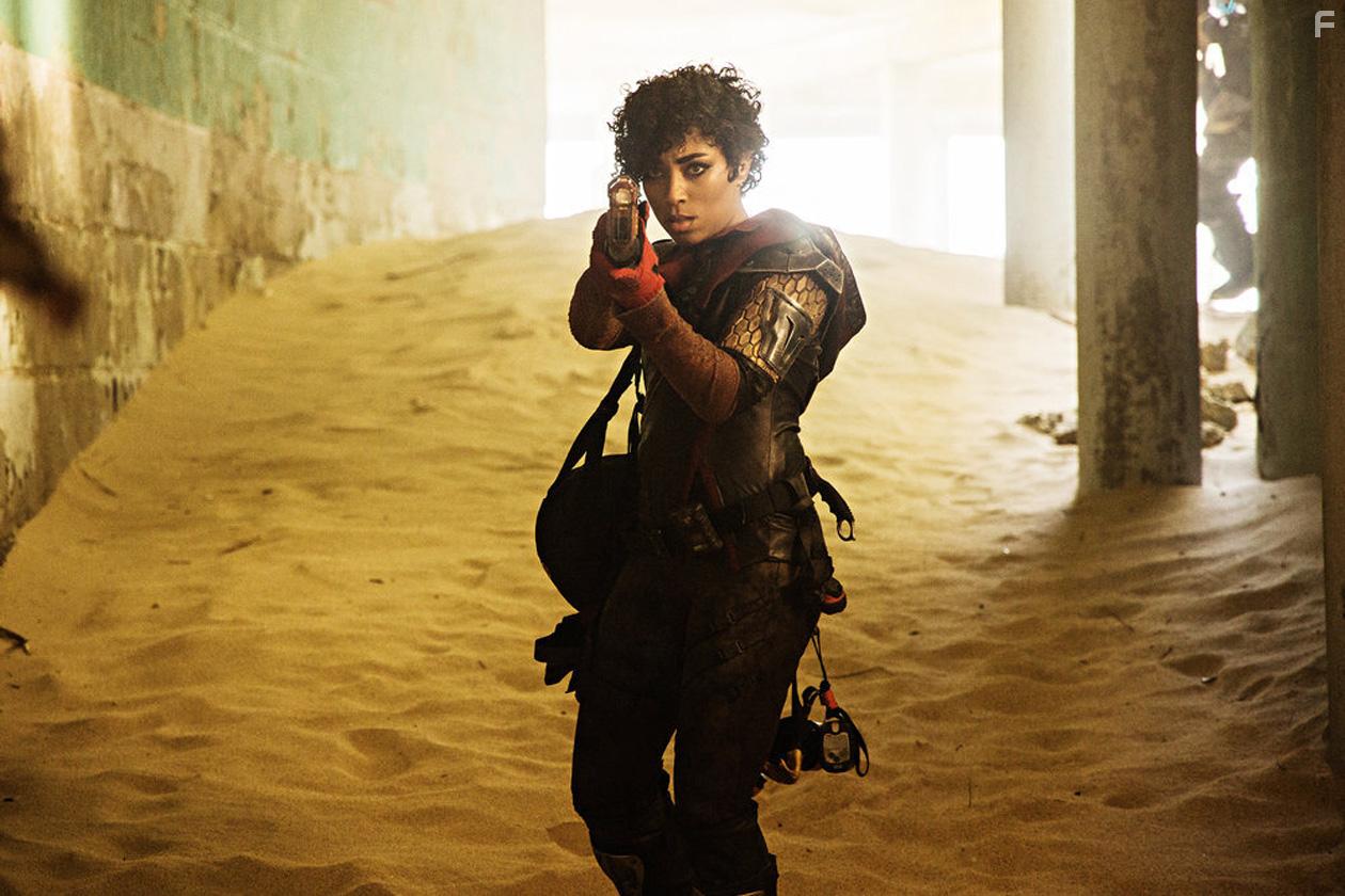 Vagrant Queen (2020)