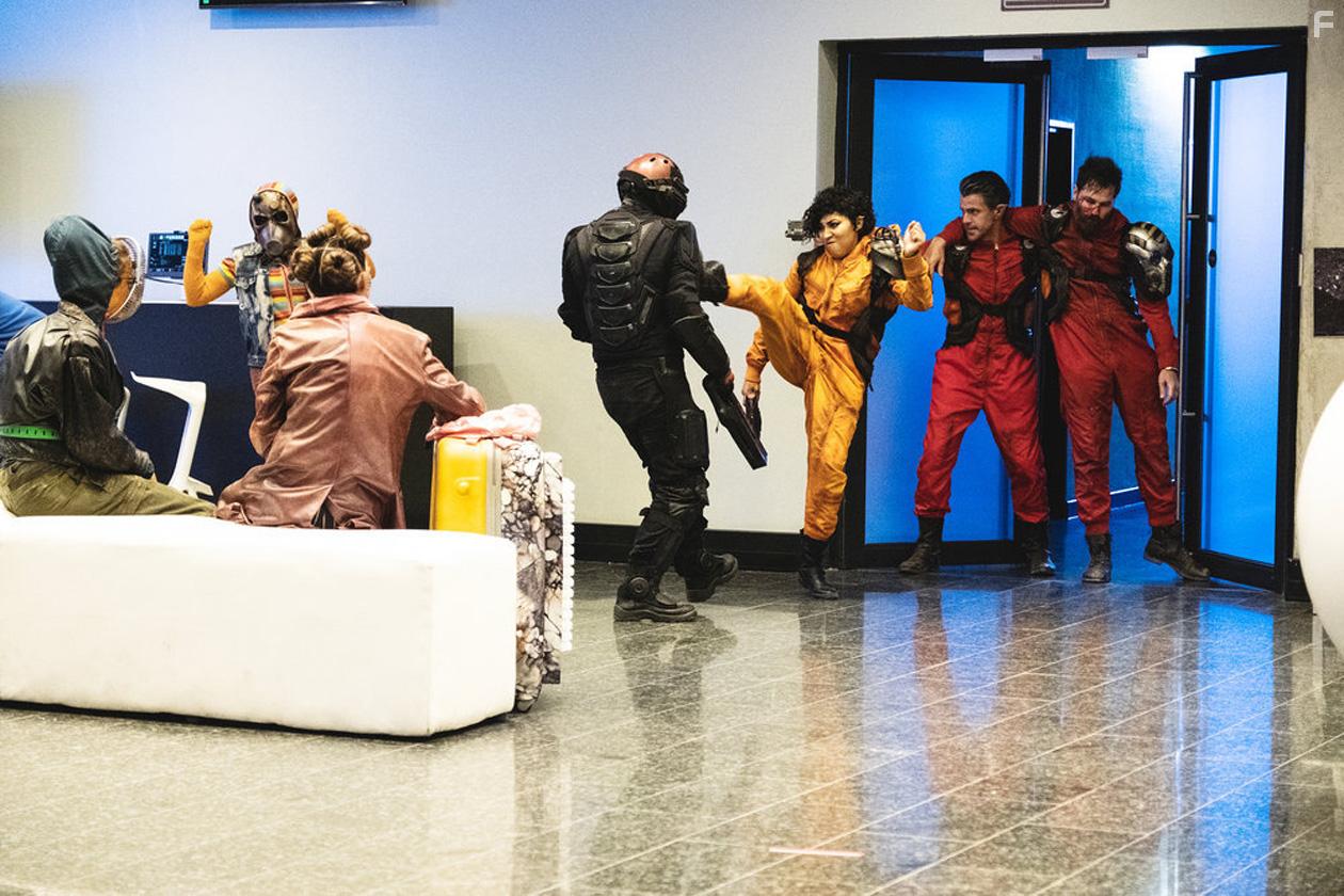 Vagrant Queen (2020)