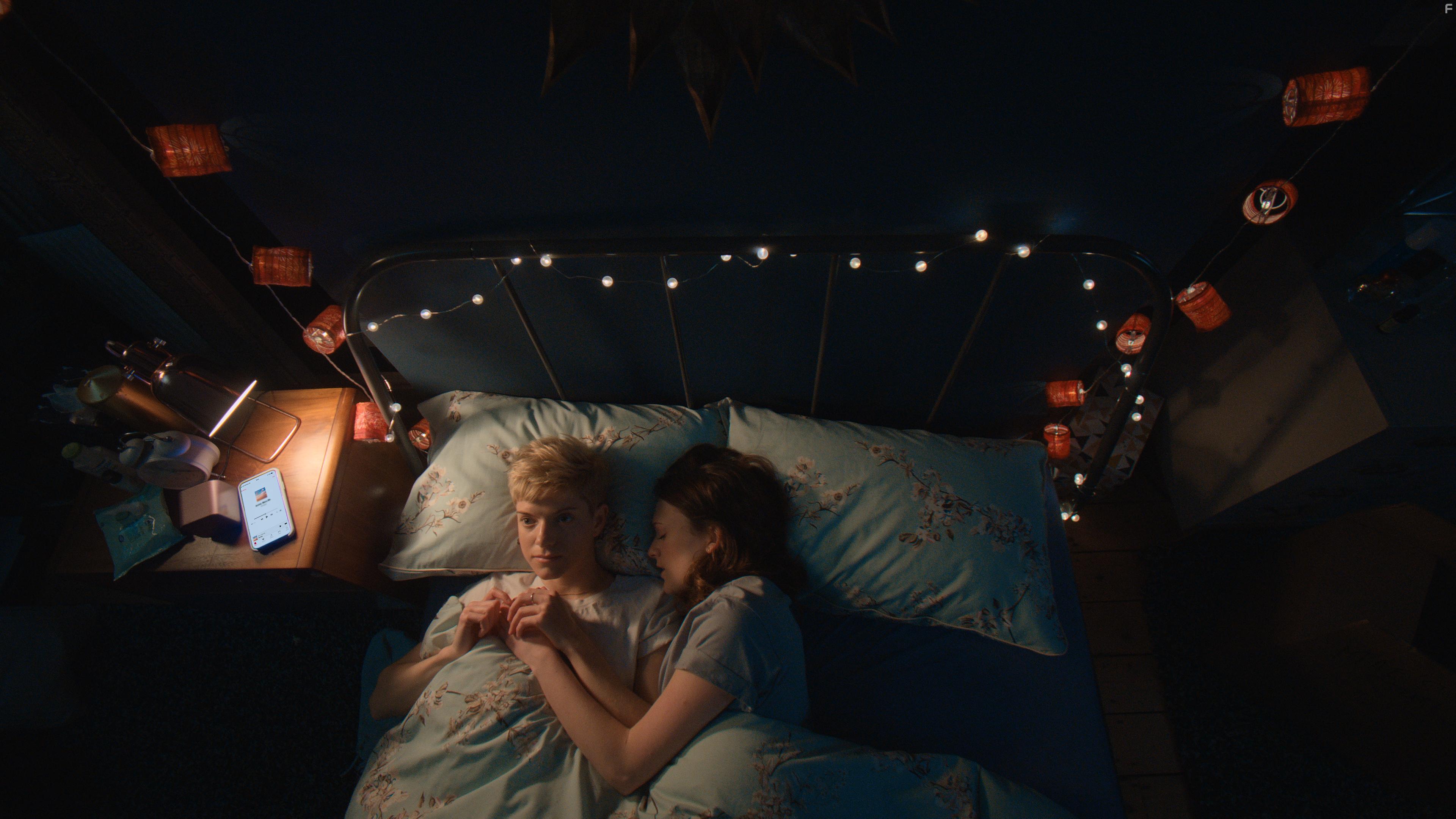 Mae Martin and Charlotte Ritchie in Feel Good (2020)