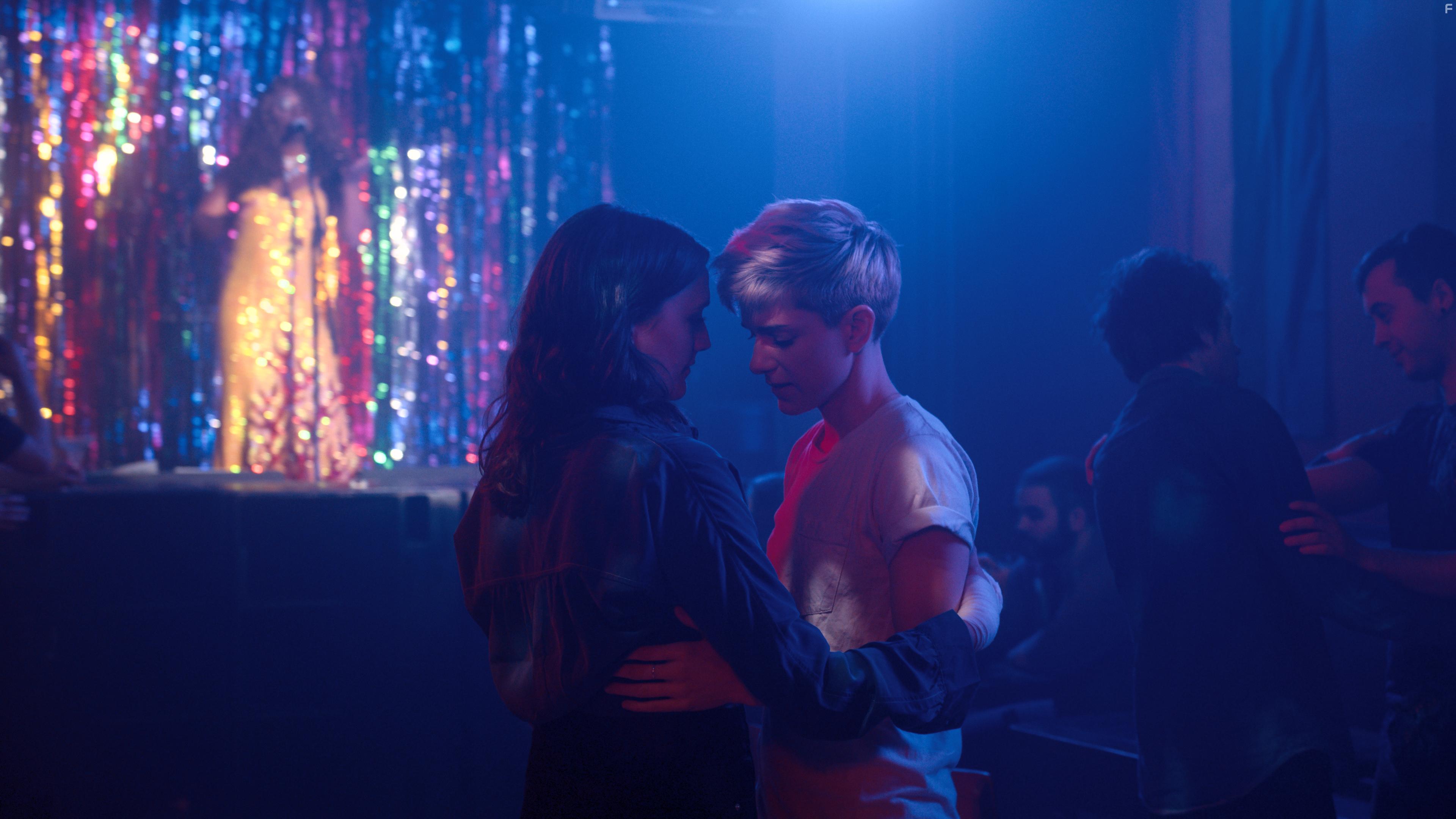 Mae Martin and Charlotte Ritchie in Feel Good (2020)