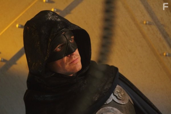 David Lyons in Плащ (2011)