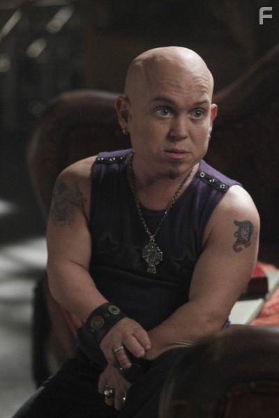 Martin Klebba in Плащ (2011)