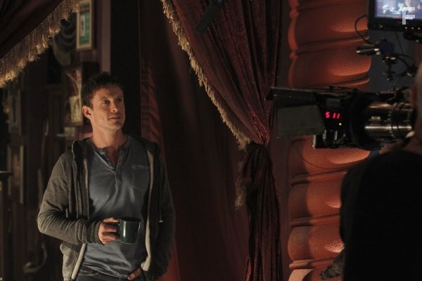 David Lyons in Плащ (2011)