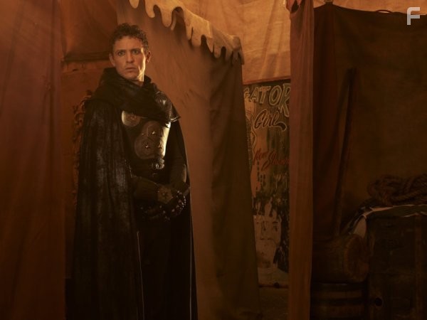 David Lyons in Плащ (2011)