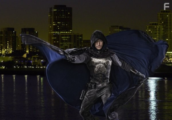 David Lyons in Плащ (2011)