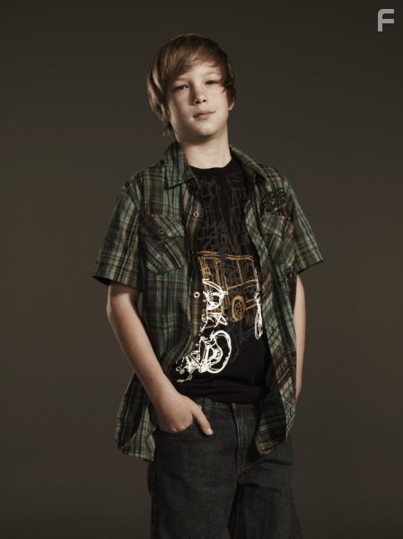 Ryan Wynott in Плащ (2011)