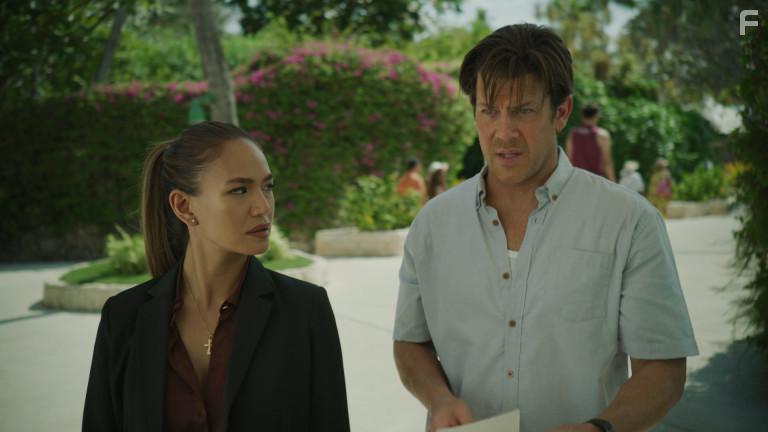 Christian Kane and Samantha Richelle in Almost Paradise (2020)